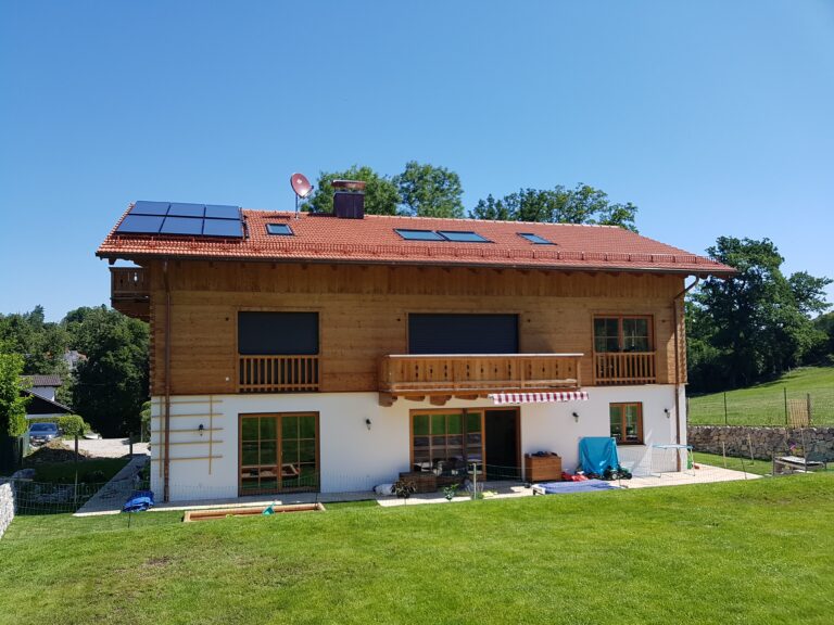 Errichtung eines Zweifamilienhauses mit Garage