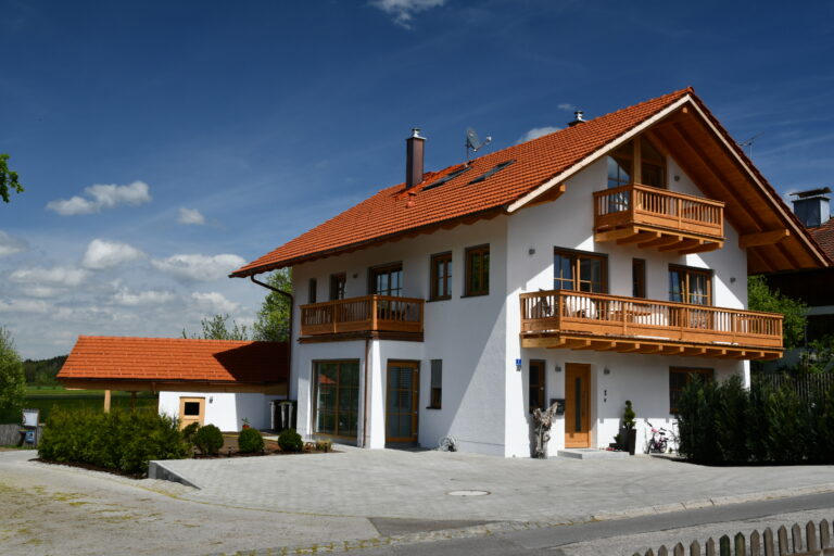 Errichtung eines Zweifamilienhauses